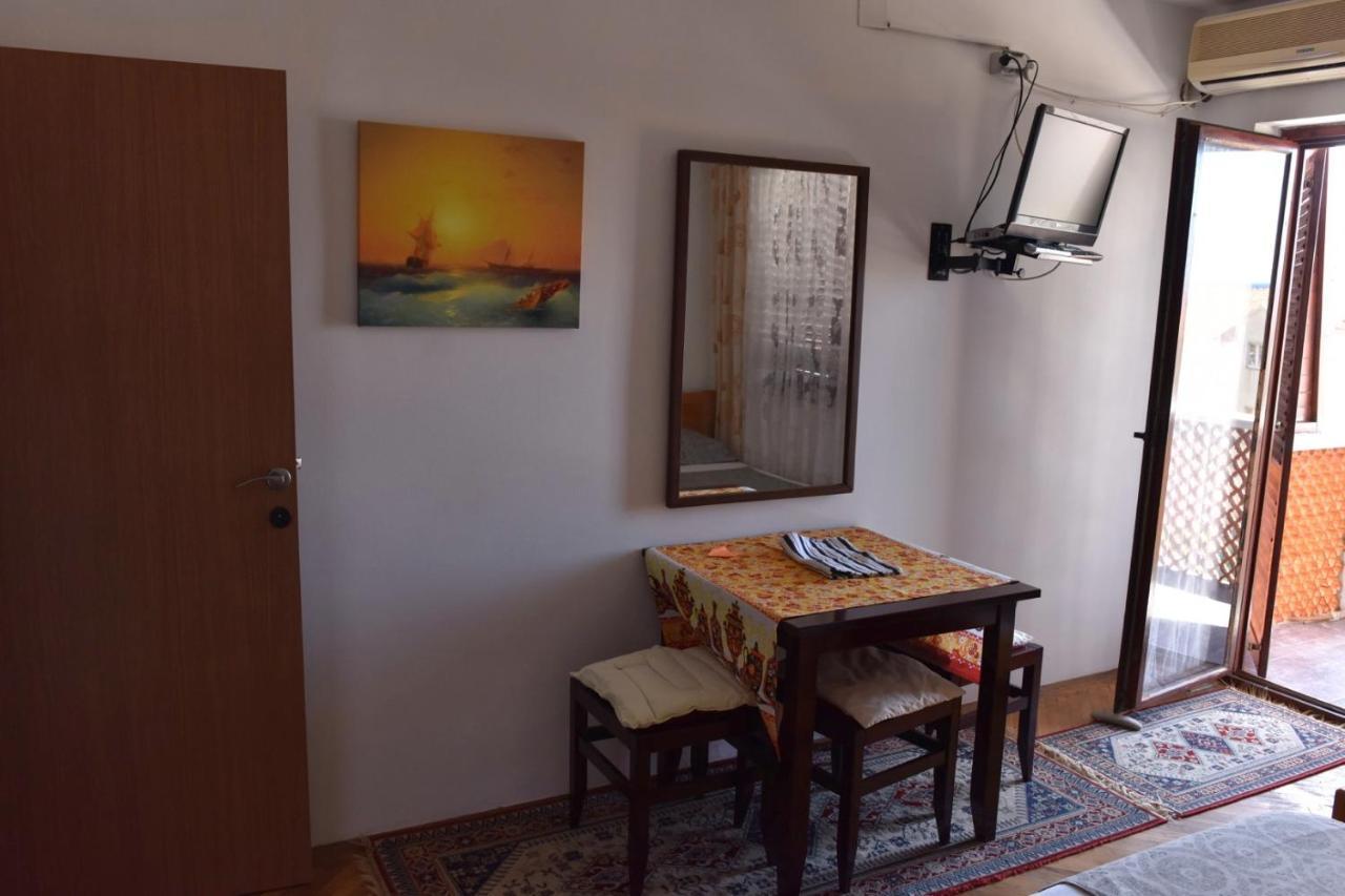 Vila Mila Petrovac na moru Exterior foto