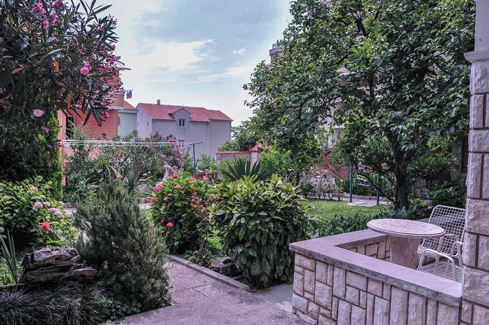 Vila Mila Petrovac na moru Exterior foto